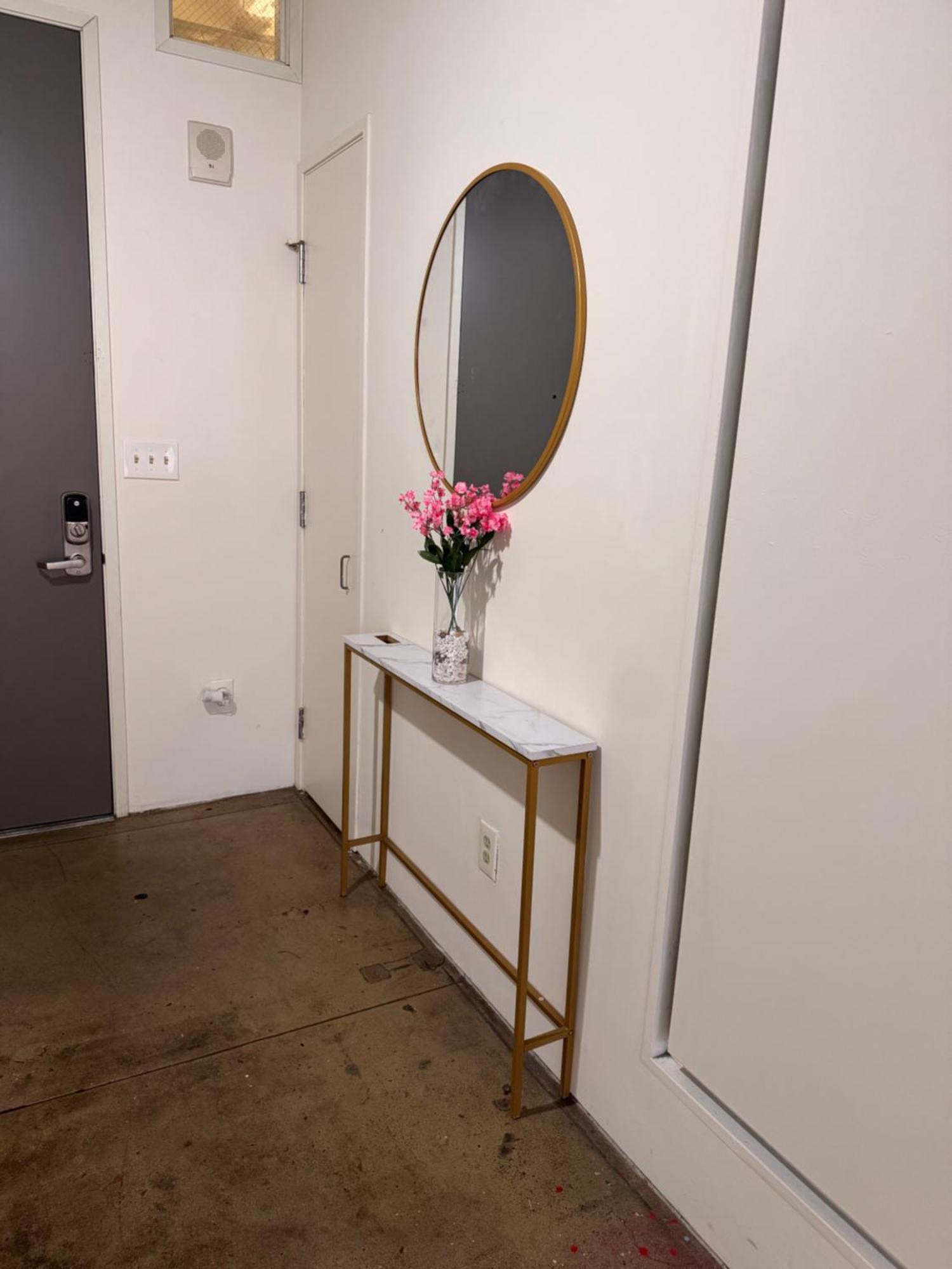 Loft In Downtown Angeles Bed & Breakfast